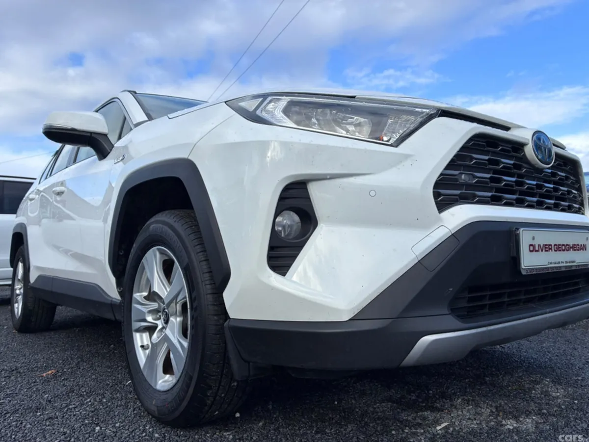 Toyota RAV4 SUV, Petrol Hybrid, 2022, White