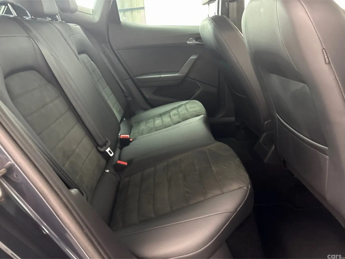 SEAT Arona Hatchback, Petrol, 2021, Grey