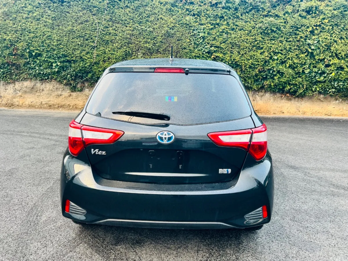 Toyota Yaris Hatchback, Petrol Hybrid, 2017, Black