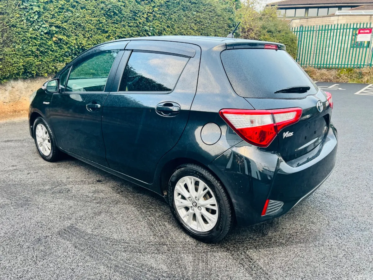 Toyota Yaris Hatchback, Petrol Hybrid, 2017, Black