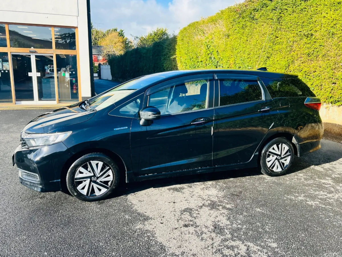 Honda Shuttle Hatchback, Petrol Hybrid, 2020, Black