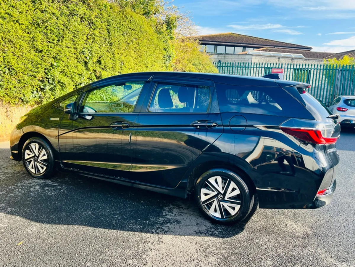 Honda Shuttle Hatchback, Petrol Hybrid, 2020, Black