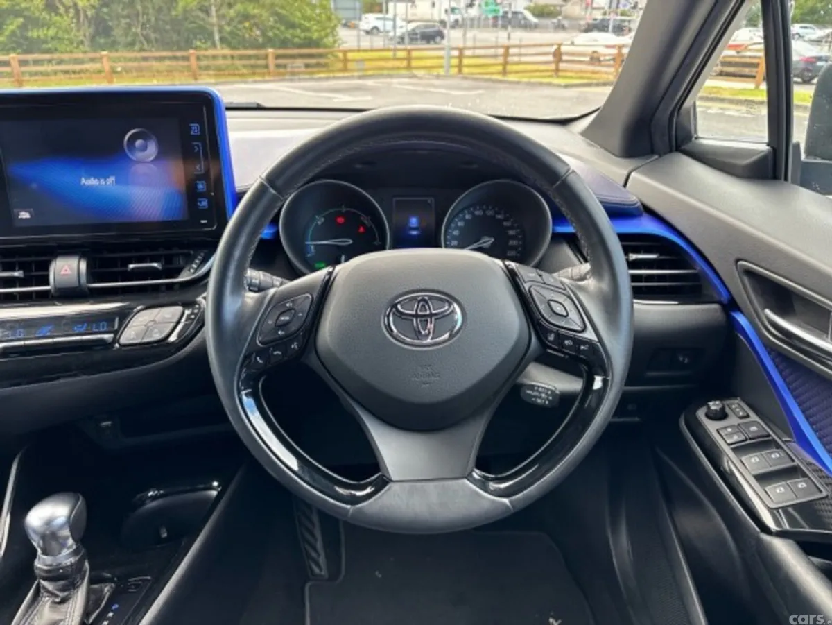 Toyota C-HR SUV, Petrol Hybrid, 2018, Silver