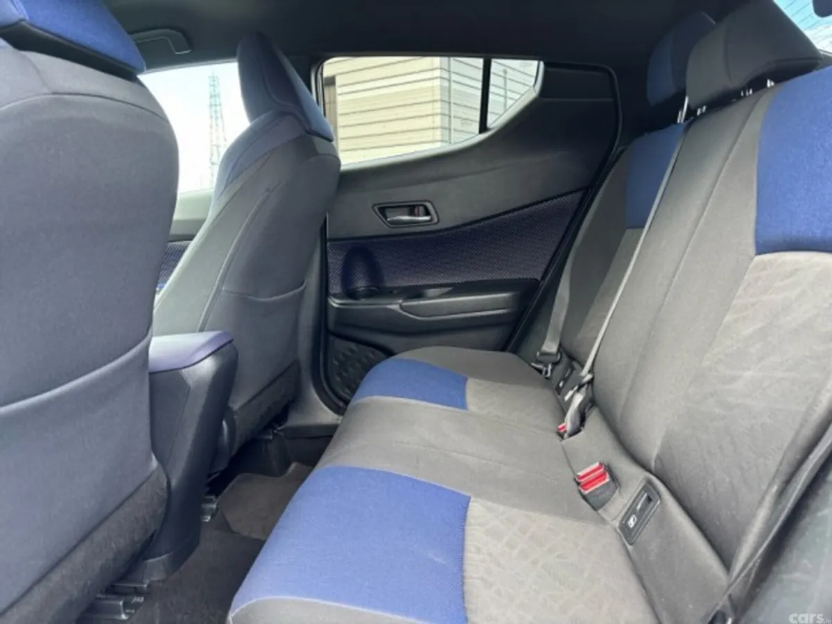 Toyota C-HR SUV, Petrol Hybrid, 2018, Silver