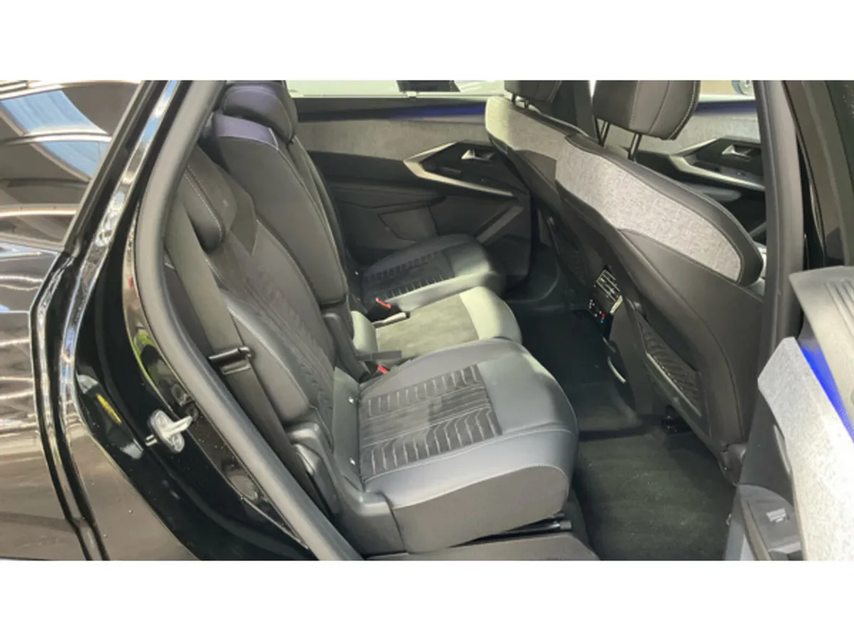 Peugeot 5008 SUV, Electric, 2025, Black