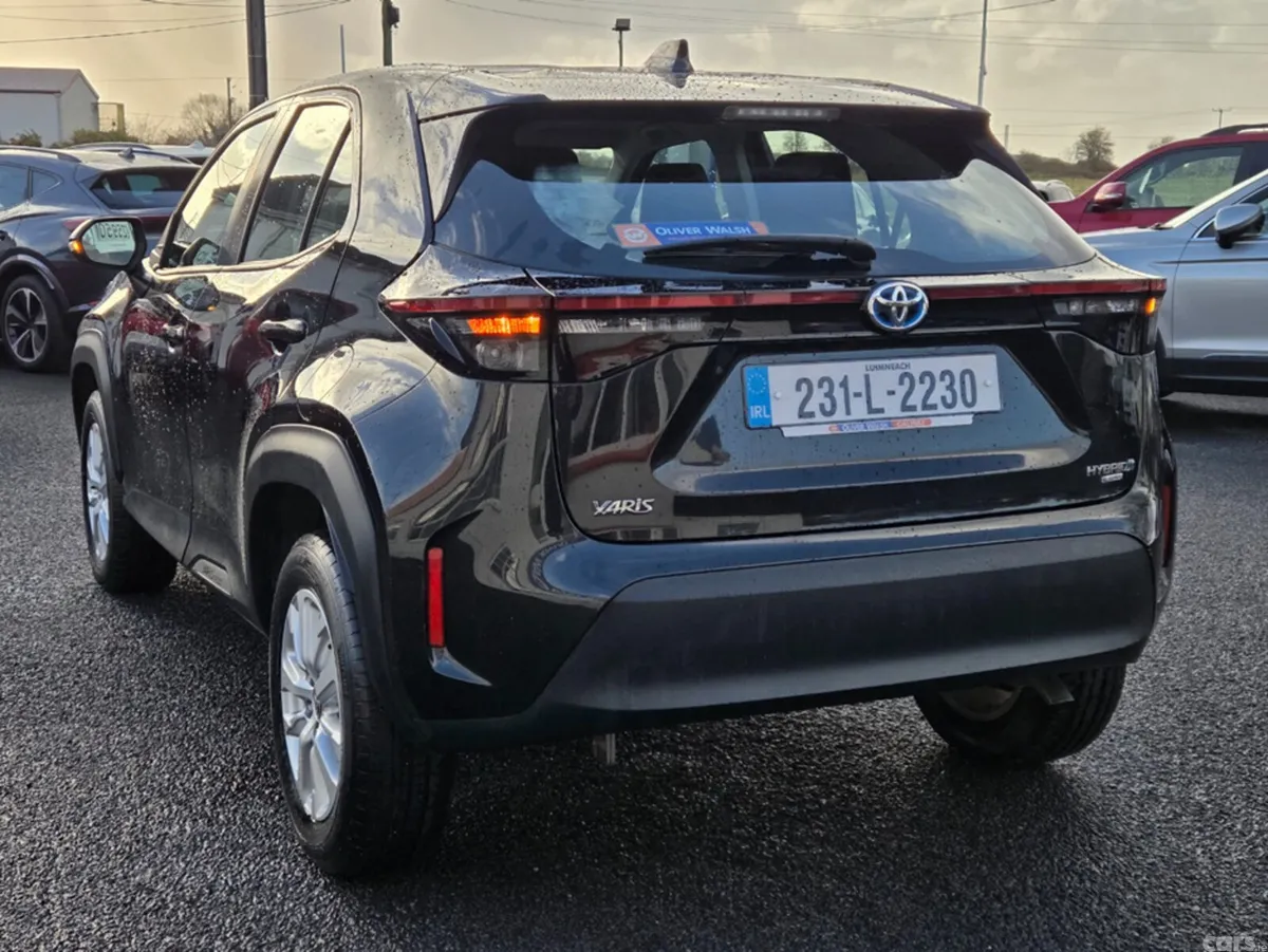 Toyota Yaris Cross SUV, Petrol Hybrid, 2023, Black