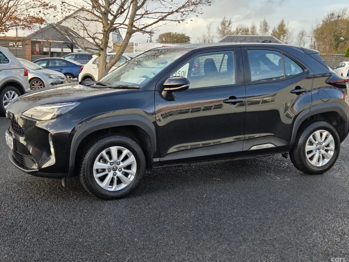 Toyota Yaris Cross SUV, Petrol Hybrid, 2023, Black