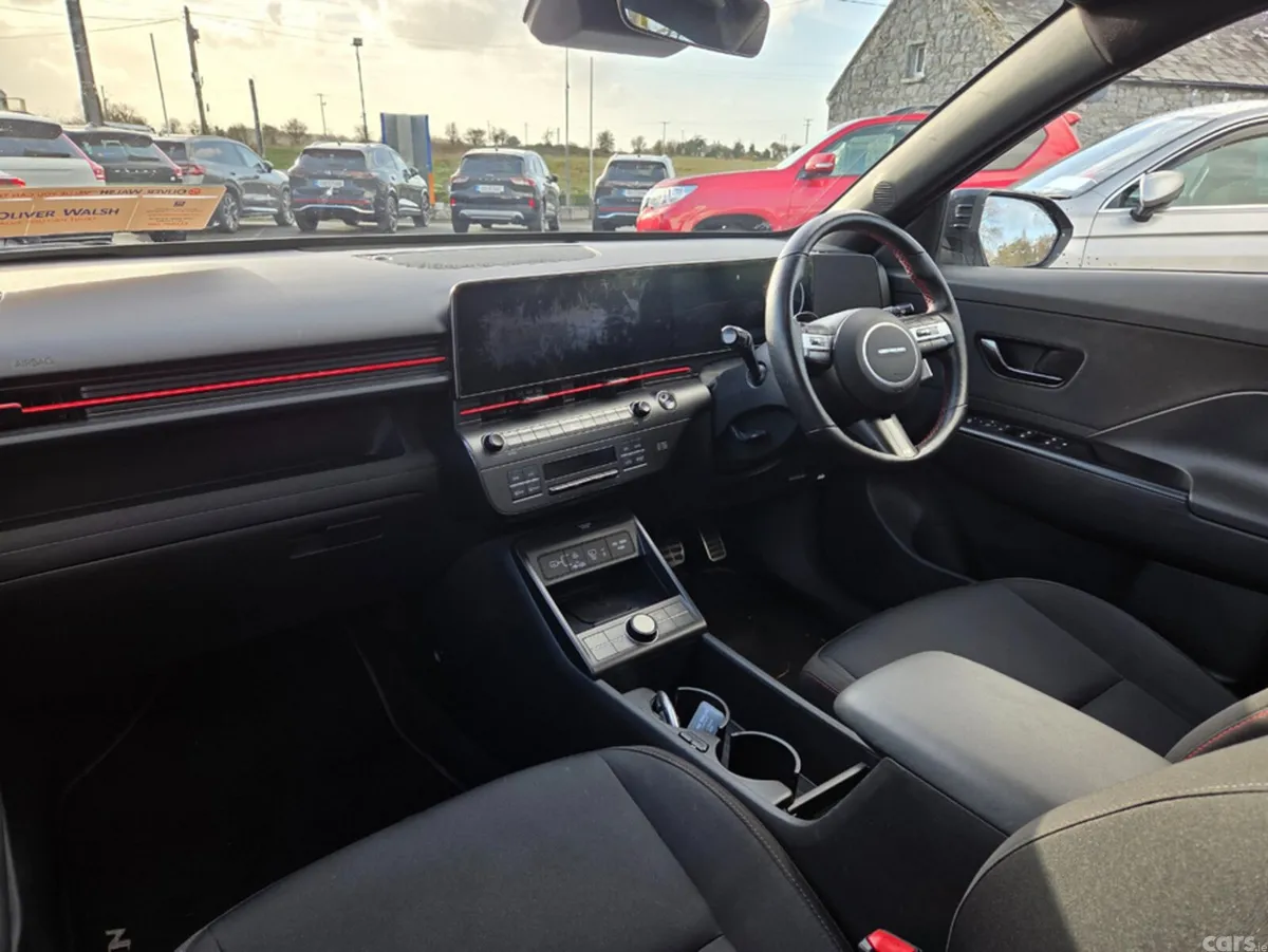 Hyundai KONA Hatchback, Electric, 2025, Silver