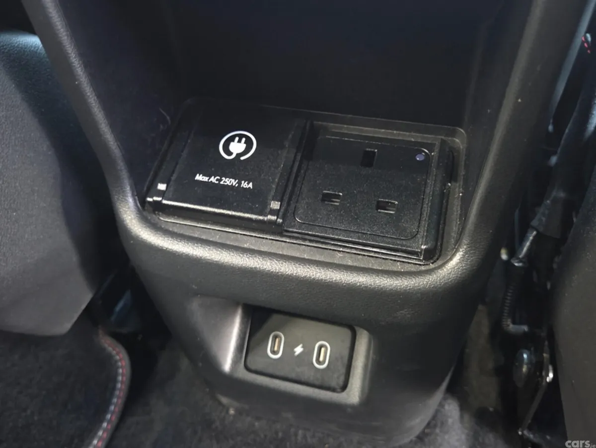Hyundai KONA Hatchback, Electric, 2025, Silver