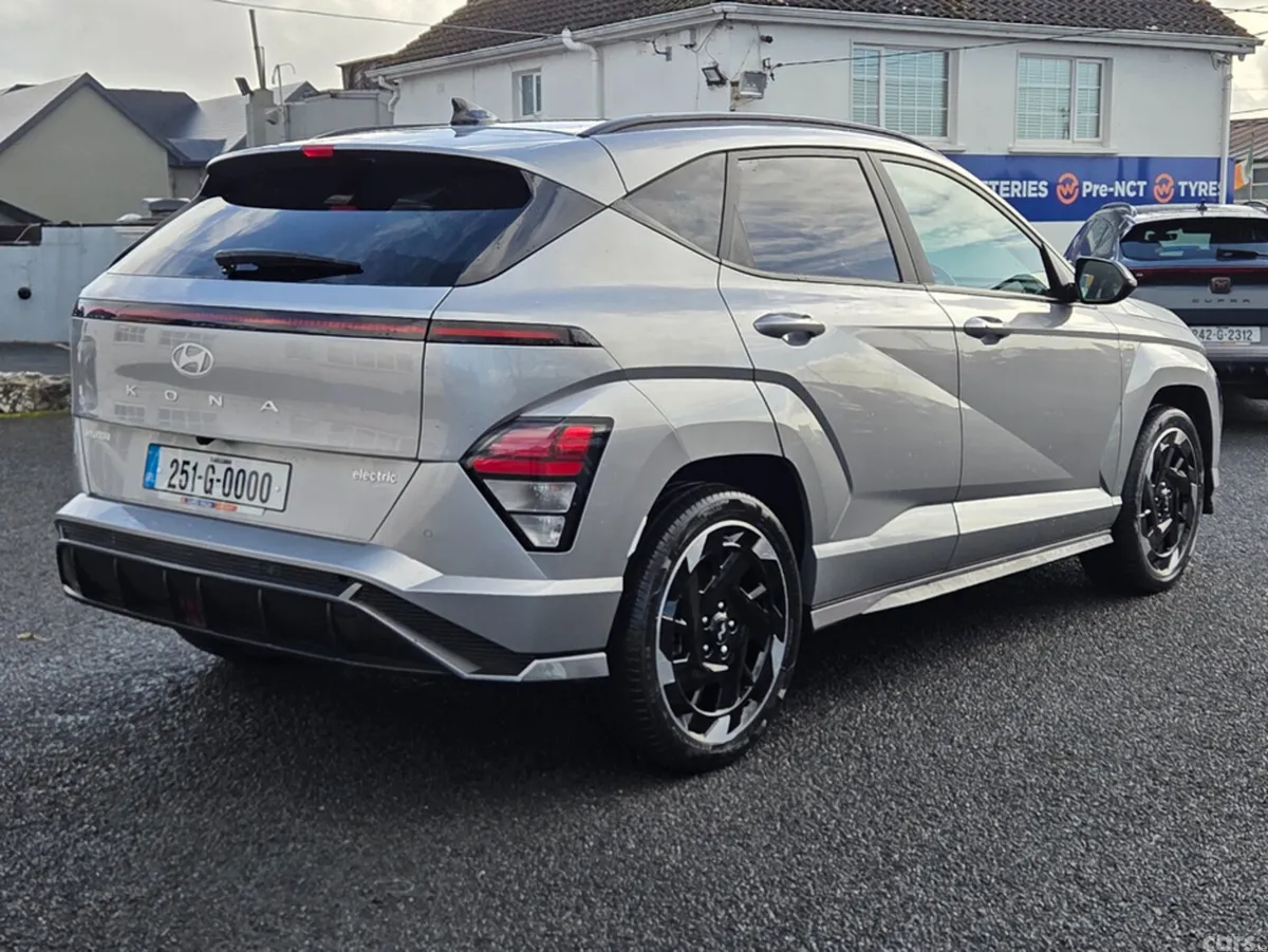 Hyundai KONA Hatchback, Electric, 2025, Silver