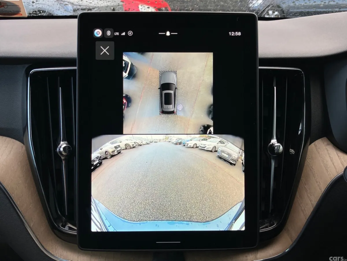 Volvo XC60 SUV, Petrol Plug-in Hybrid, 2025, Blue