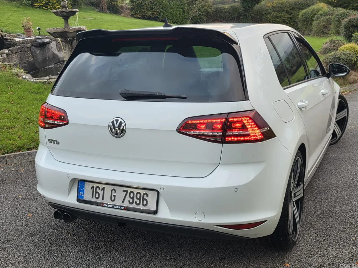 Volkswagen Golf Hatchback, Diesel, 2016, White