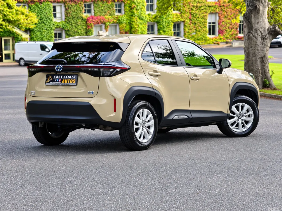 Toyota Yaris Cross SUV, Petrol Hybrid, 2020, Beige