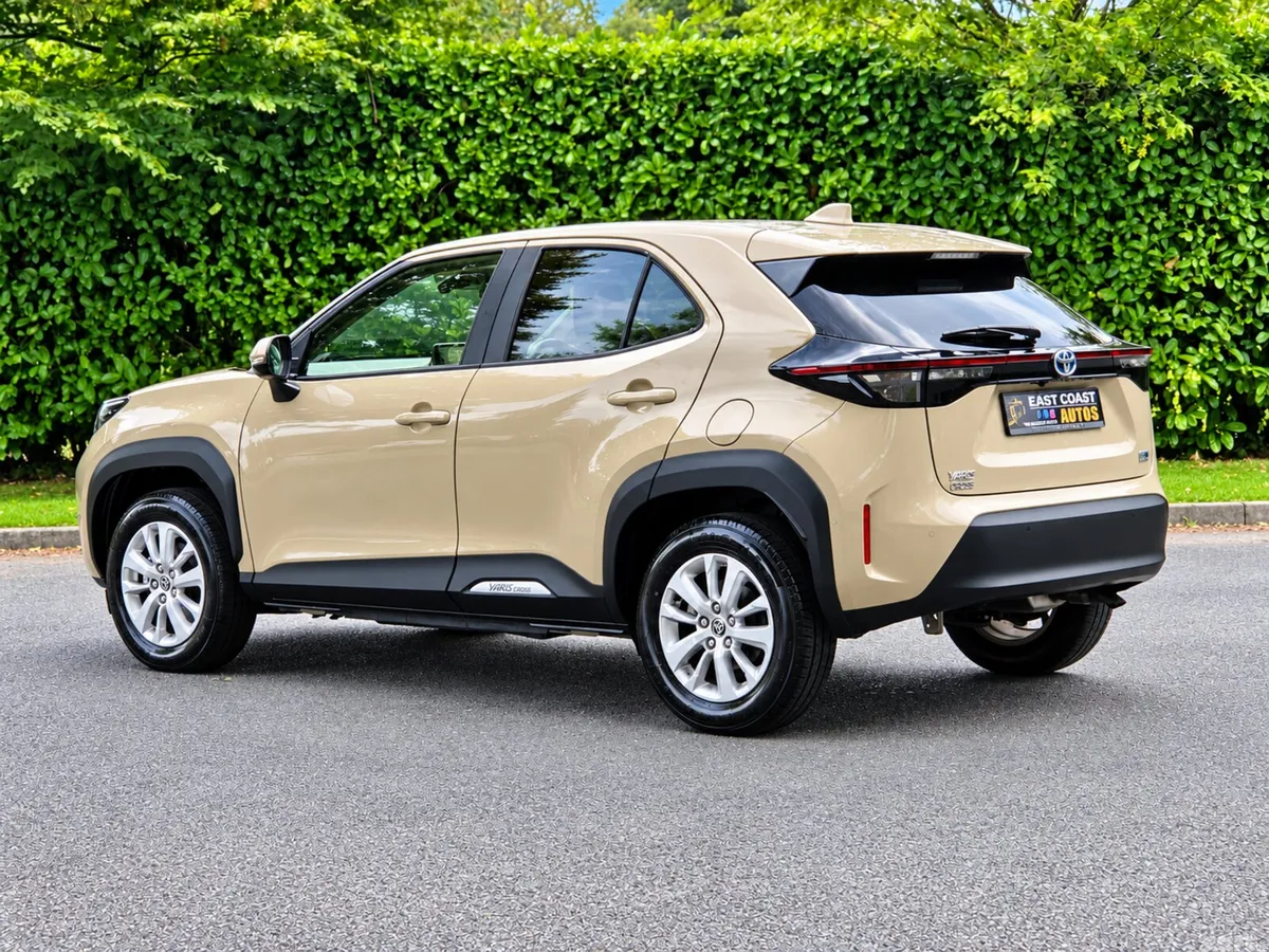 Toyota Yaris Cross SUV, Petrol Hybrid, 2020, Beige