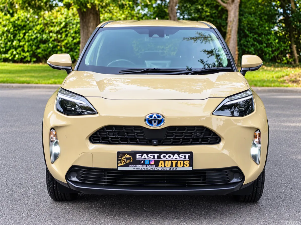 Toyota Yaris Cross SUV, Petrol Hybrid, 2020, Beige