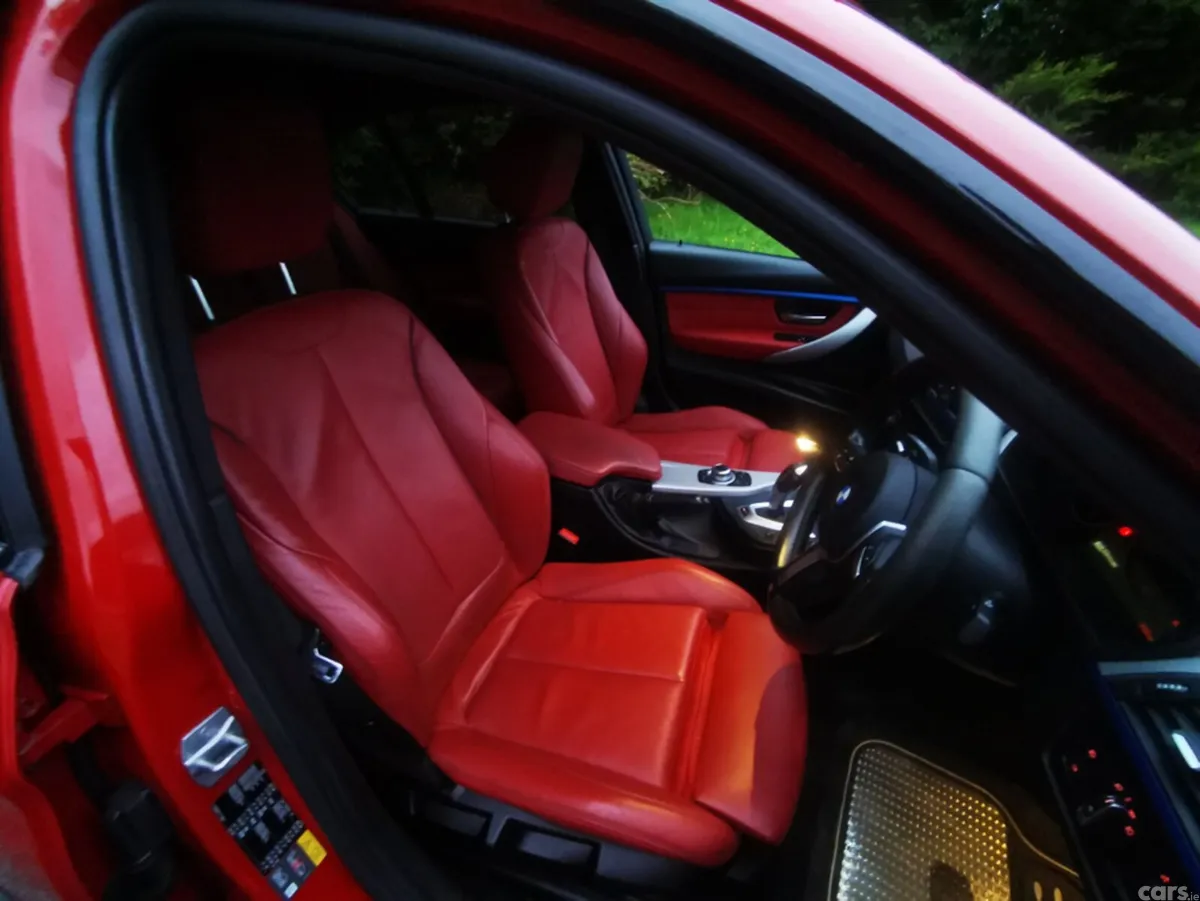 BMW 3-Series Saloon, Petrol Hybrid, 2017, Red