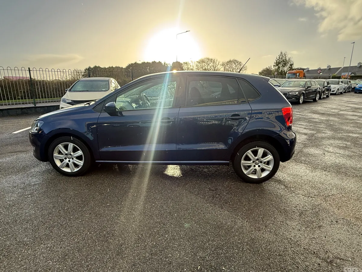 Volkswagen Polo Hatchback, Petrol, 2012, Blue