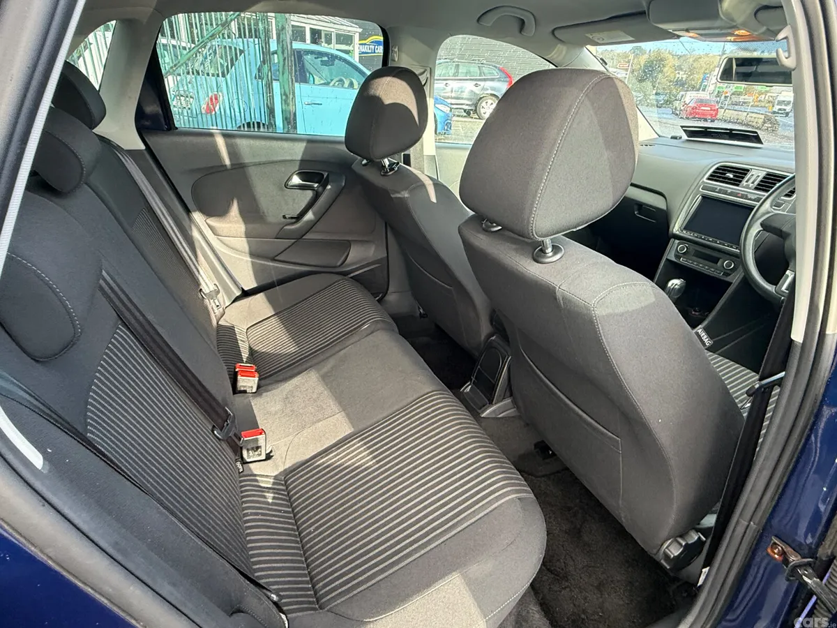 Volkswagen Polo Hatchback, Petrol, 2012, Blue