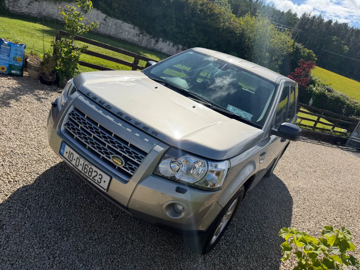 Land Rover Freelander SUV, Diesel, 2010, Gold