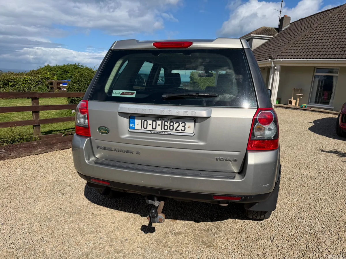 Land Rover Freelander SUV, Diesel, 2010, Gold