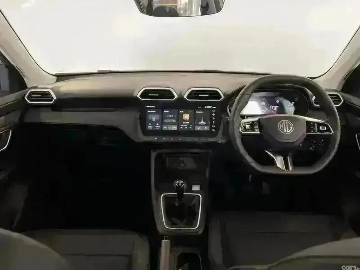 MG ZS SUV, Petrol, 2025, Silver