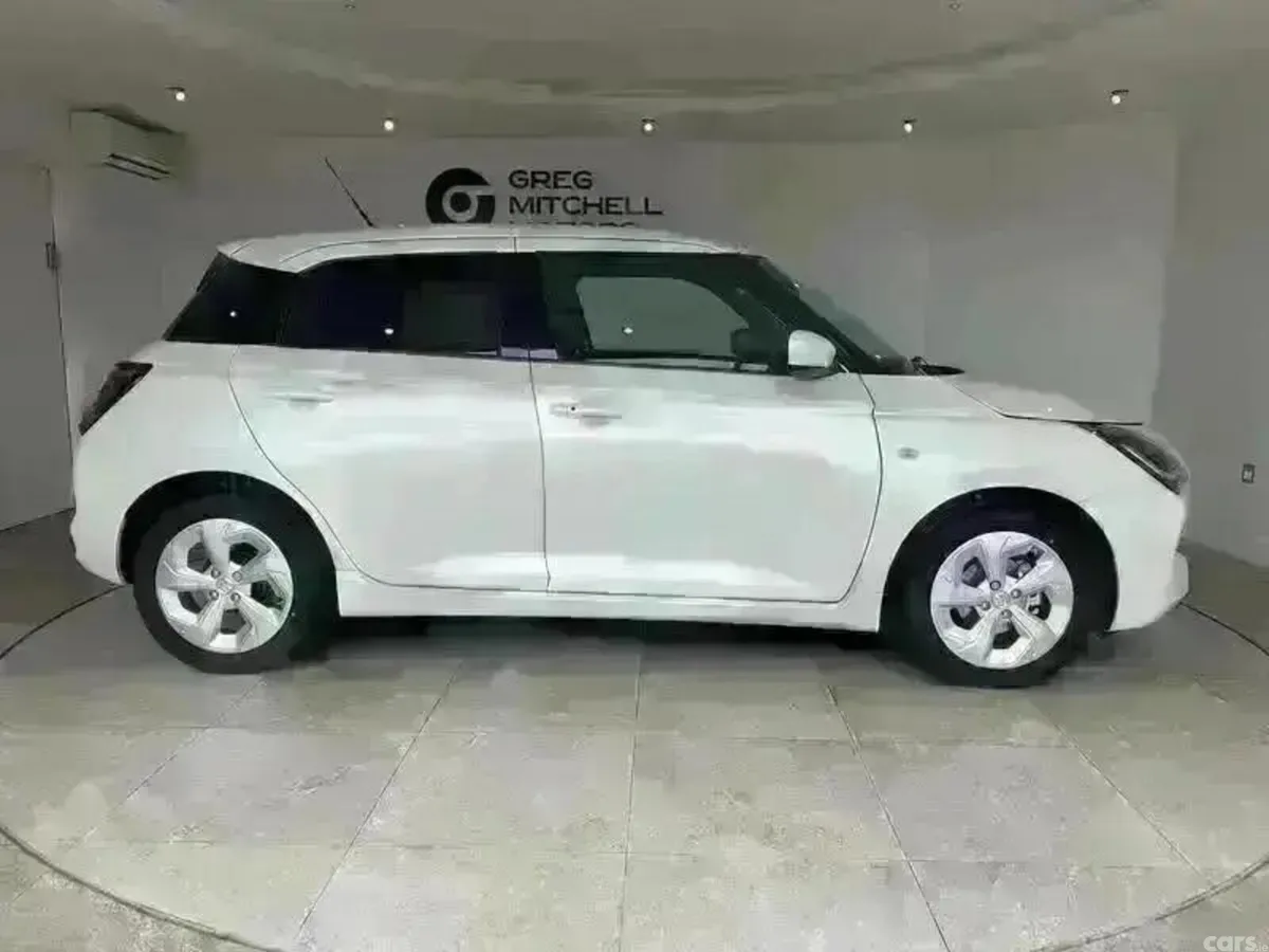 Suzuki Swift Hatchback, Petrol Hybrid, 2025, White
