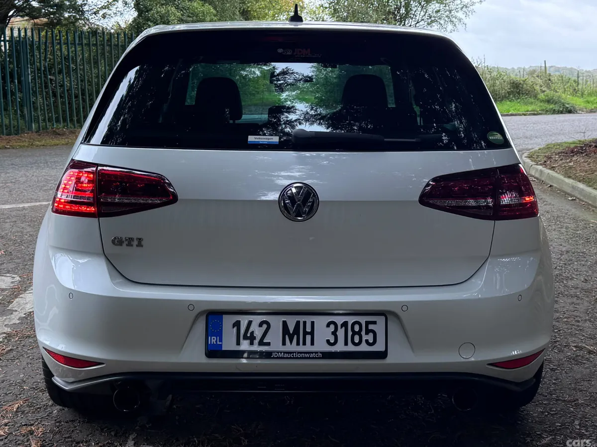 Volkswagen Golf Hatchback, Petrol, 2014, White