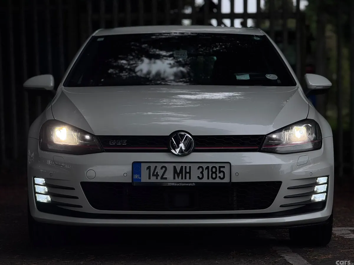 Volkswagen Golf Hatchback, Petrol, 2014, White