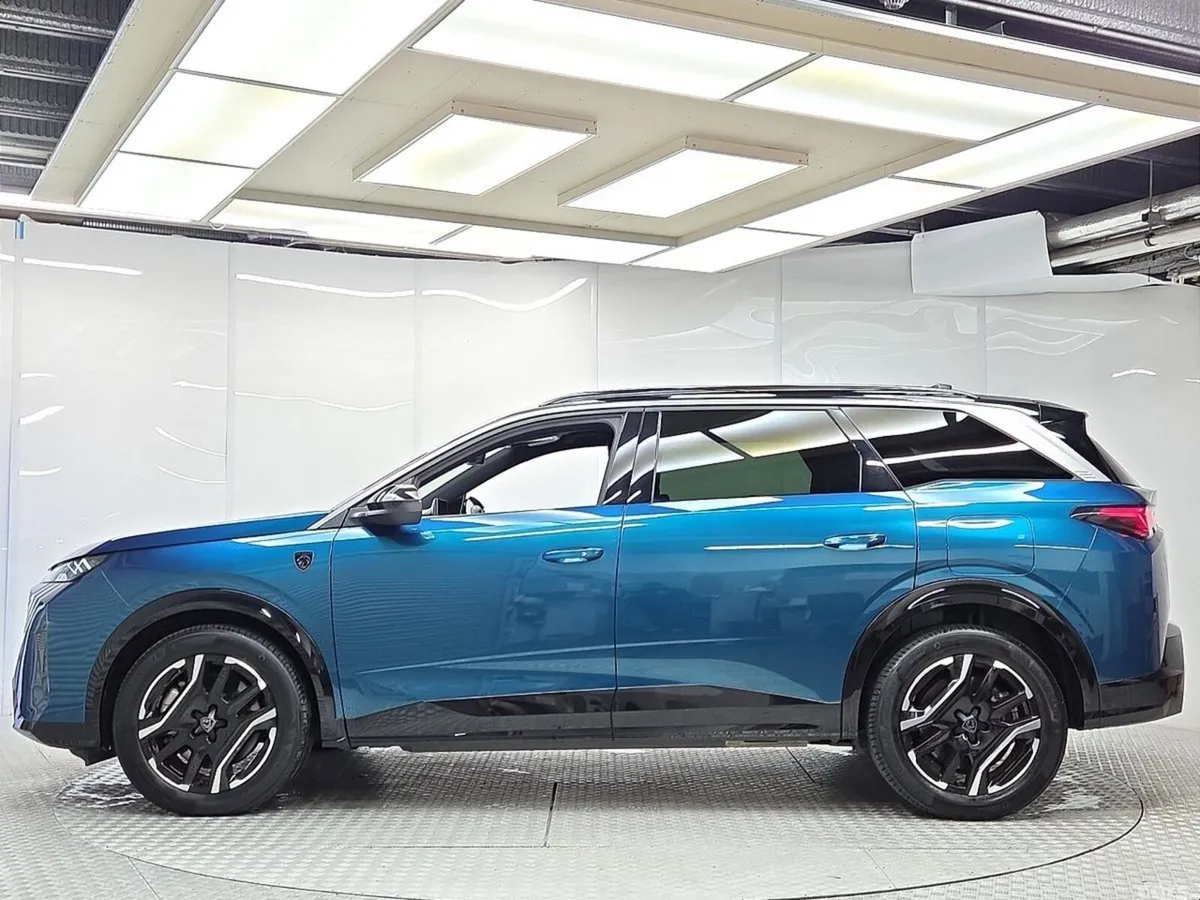 Peugeot 5008 SUV, Electric, 2025, Blue