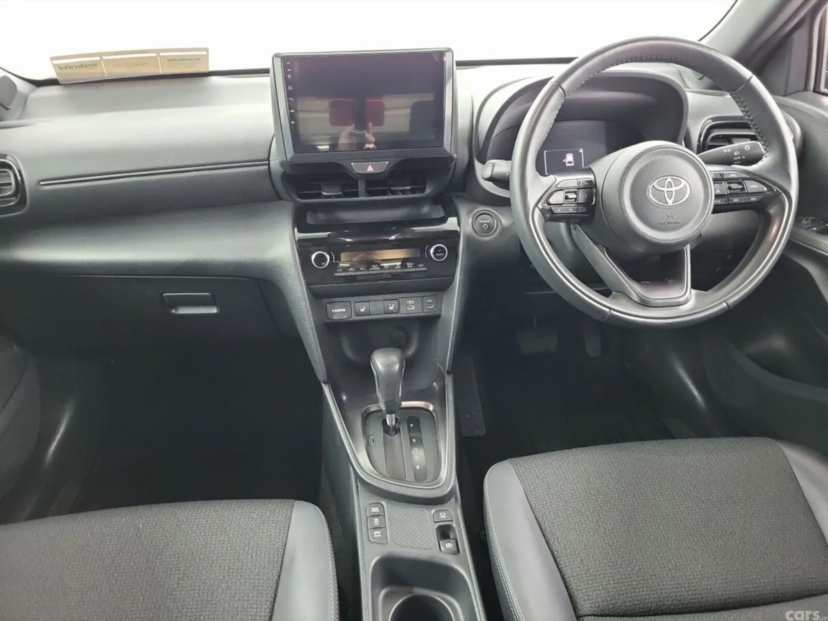 Toyota Yaris Cross SUV, Petrol Hybrid, 2024, White