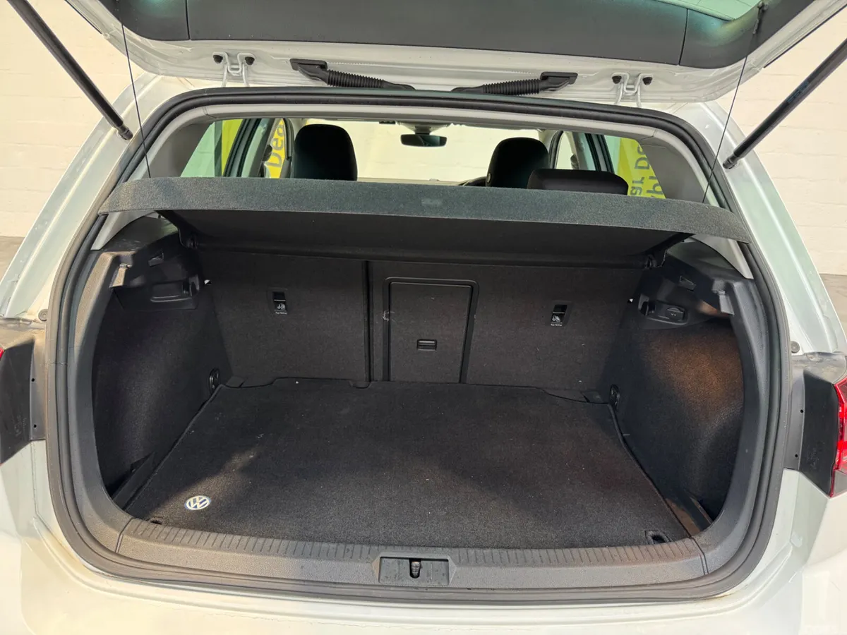 Volkswagen Golf Hatchback, Petrol, 2019, White