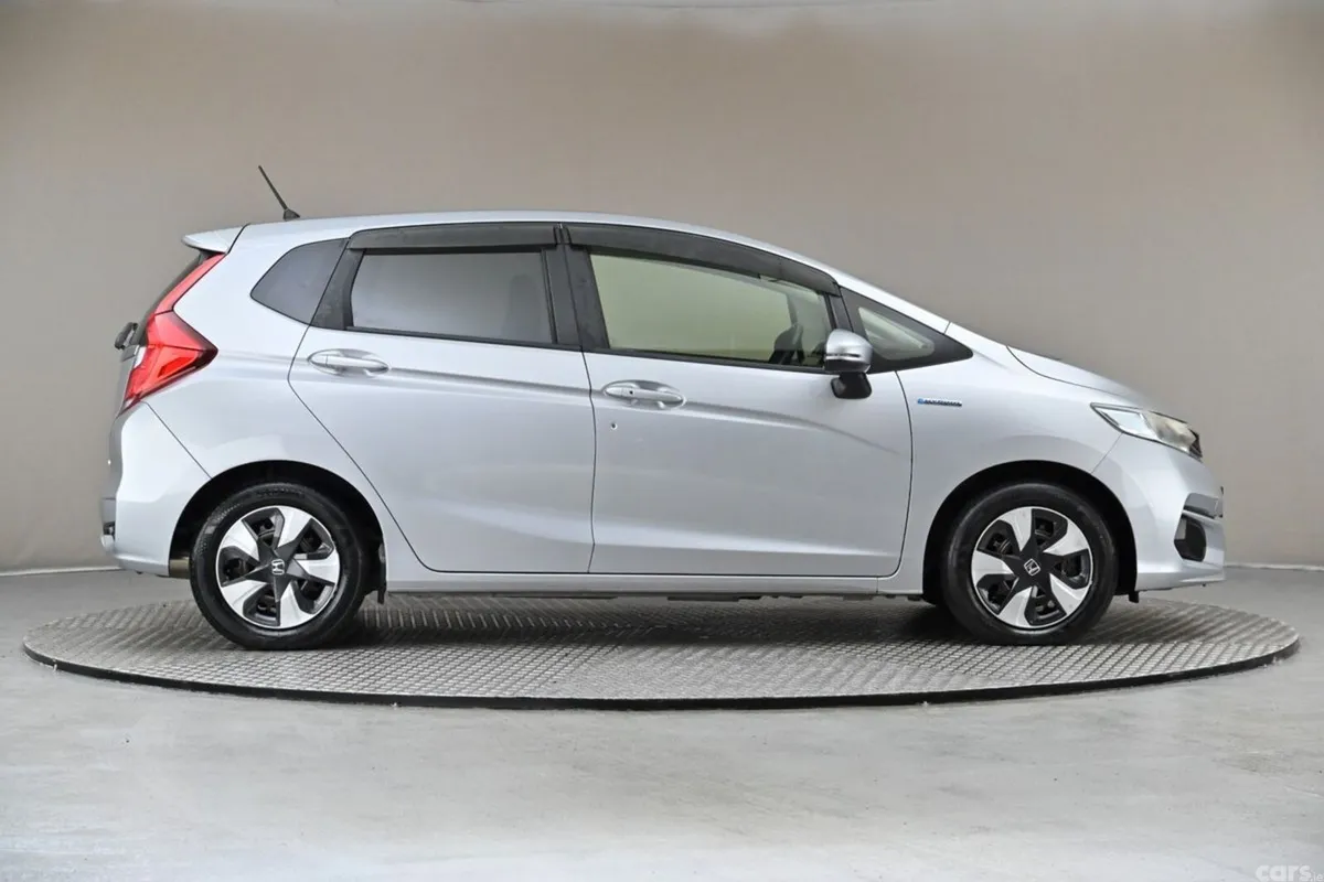 Honda Fit Hatchback, Petrol Hybrid, 2017, Silver