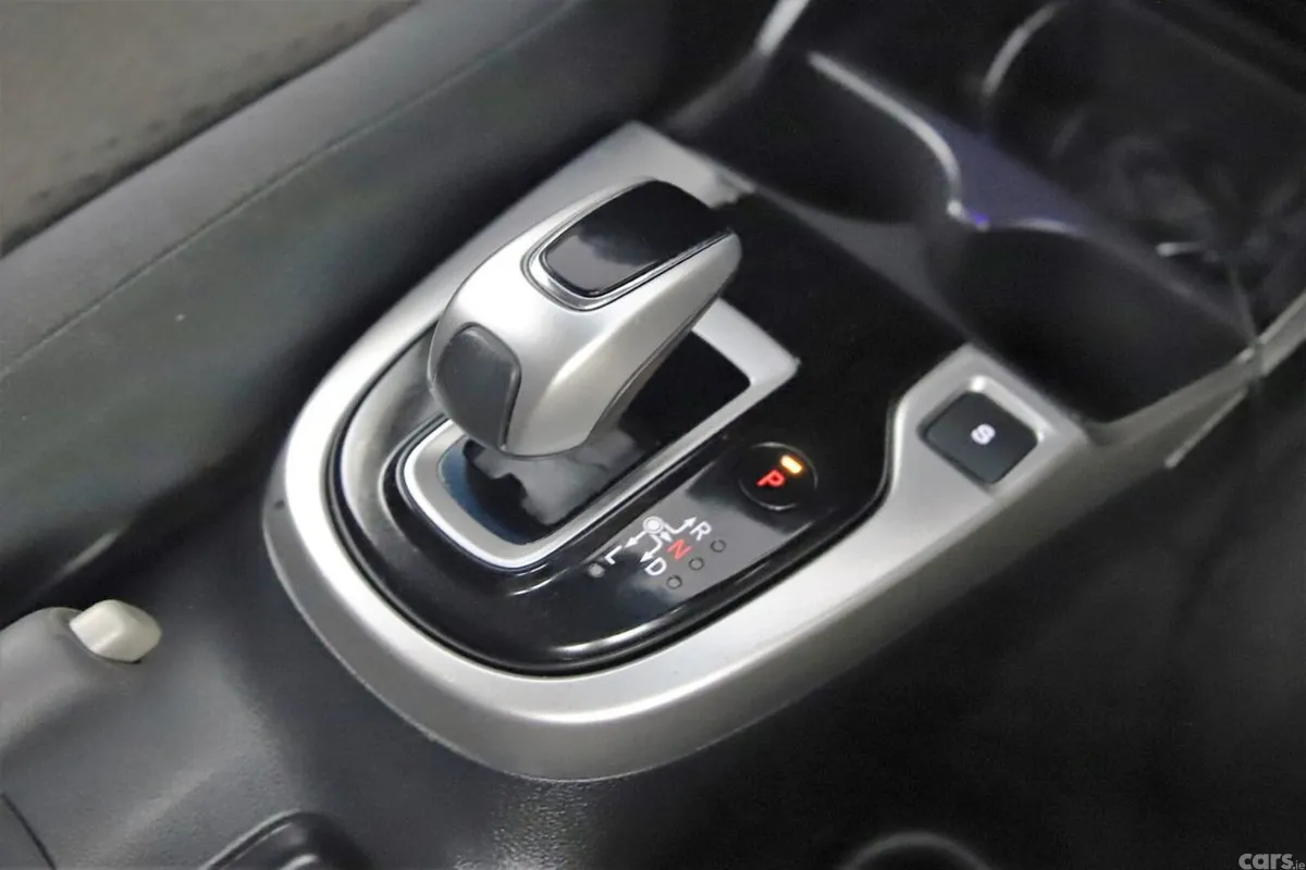Honda Fit Hatchback, Petrol Hybrid, 2017, Silver
