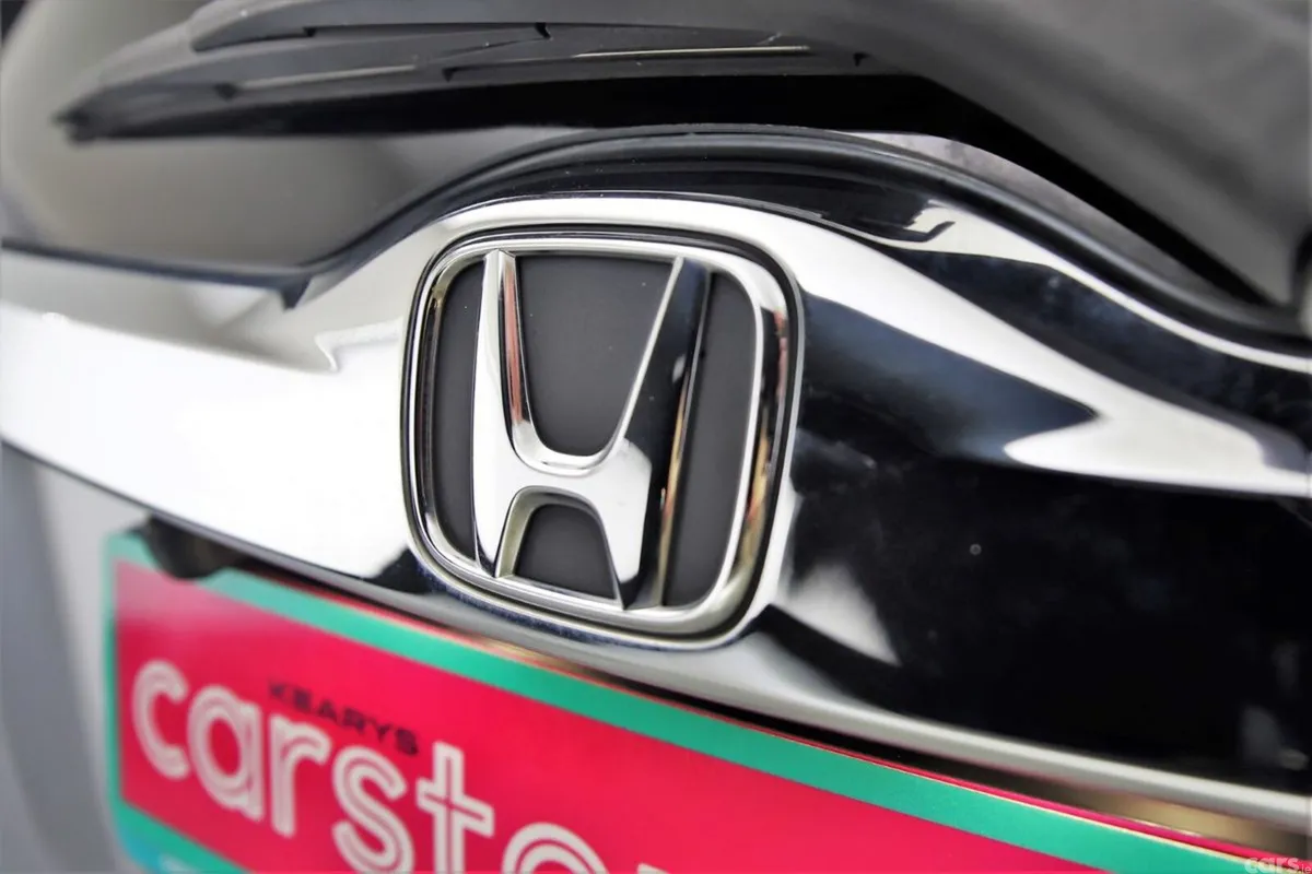 Honda Fit Hatchback, Petrol Hybrid, 2017, Silver