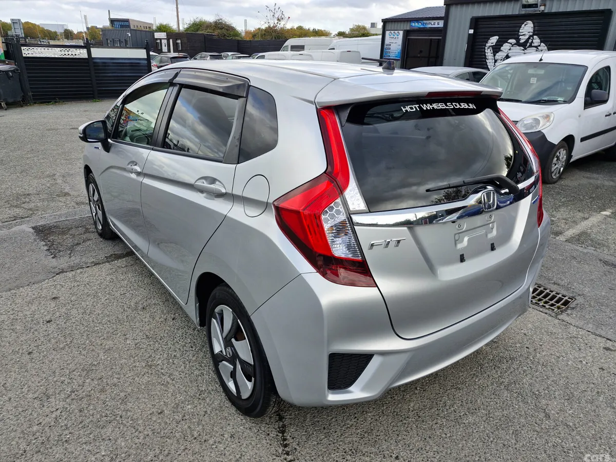 Honda Fit Hatchback, Petrol Hybrid, 2013, Silver