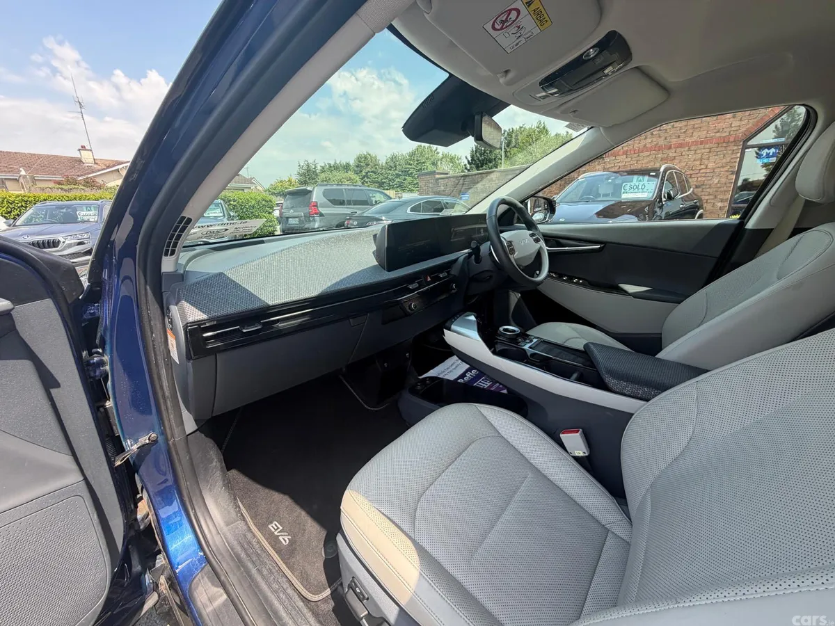 Kia EV6 MPV, Electric, 2022, Blue