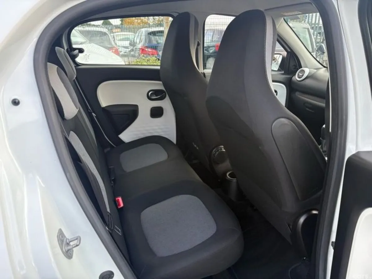 Renault Twingo Hatchback, Petrol, 2017, White