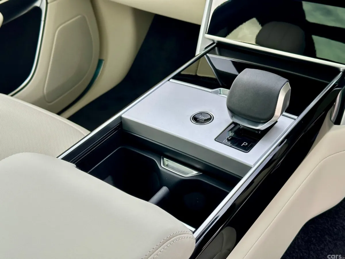 Land Rover Range Rover SUV, Petrol Plug-in Hybrid, 2026, Green