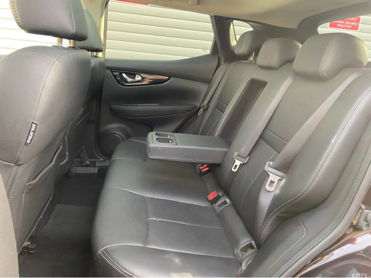 Nissan Qashqai MPV, Diesel, 2015, Black