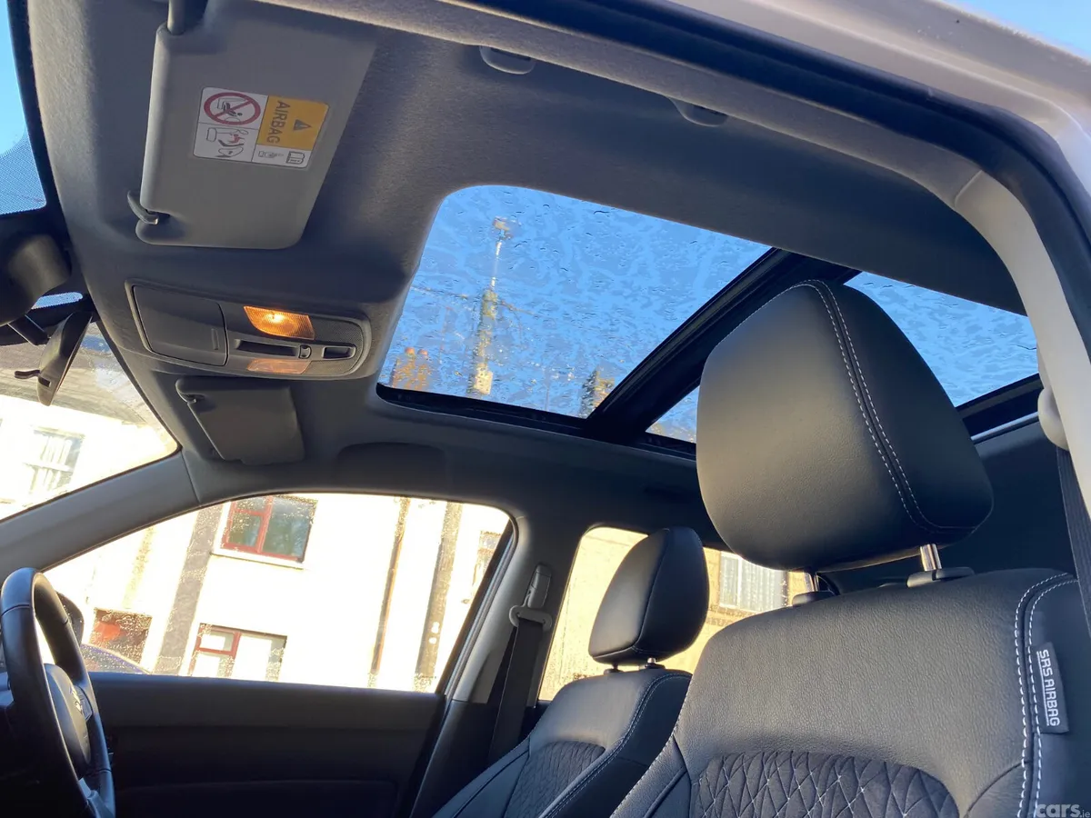 Suzuki Vitara SUV, Petrol, 2021, White
