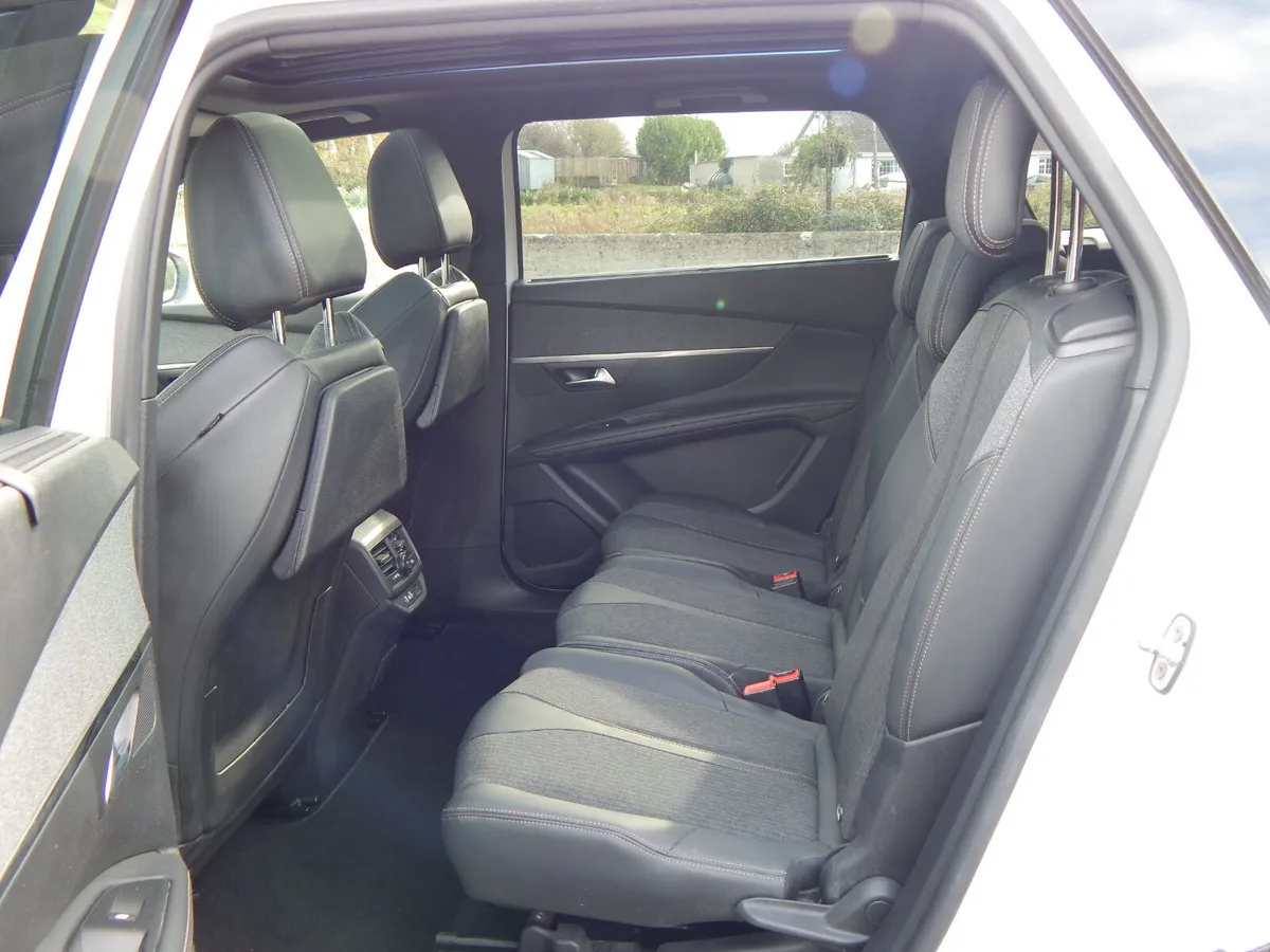 Peugeot 5008 MPV, Diesel, 2019, White