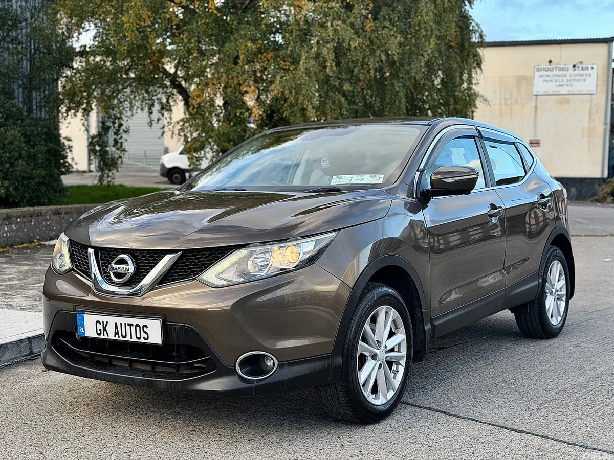 Nissan Qashqai Hatchback, Diesel, 2015, Brown
