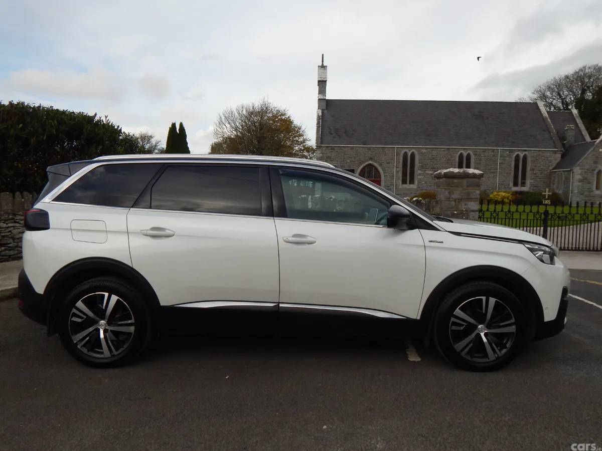 Peugeot 5008 MPV, Diesel, 2019, White