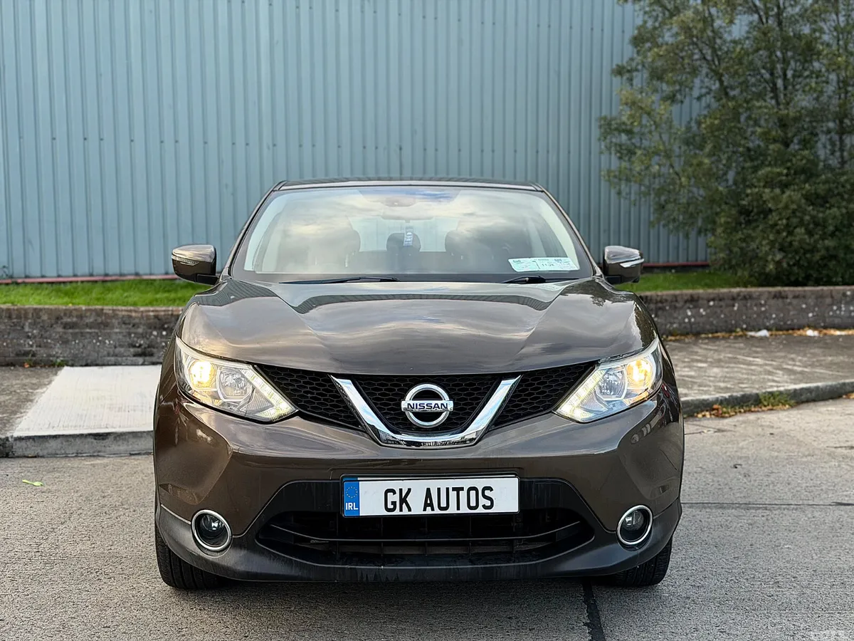 Nissan Qashqai Hatchback, Diesel, 2015, Brown