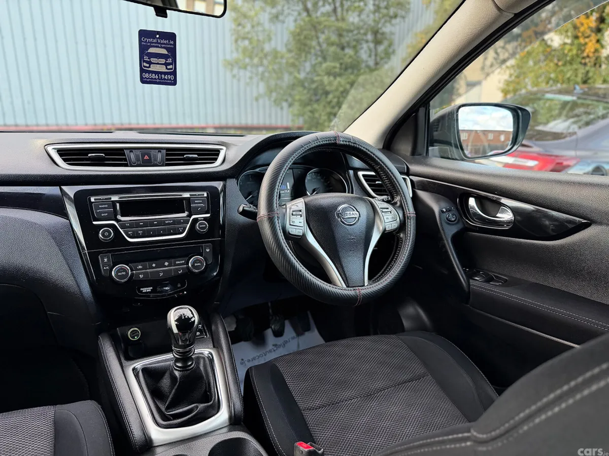 Nissan Qashqai Hatchback, Diesel, 2015, Brown