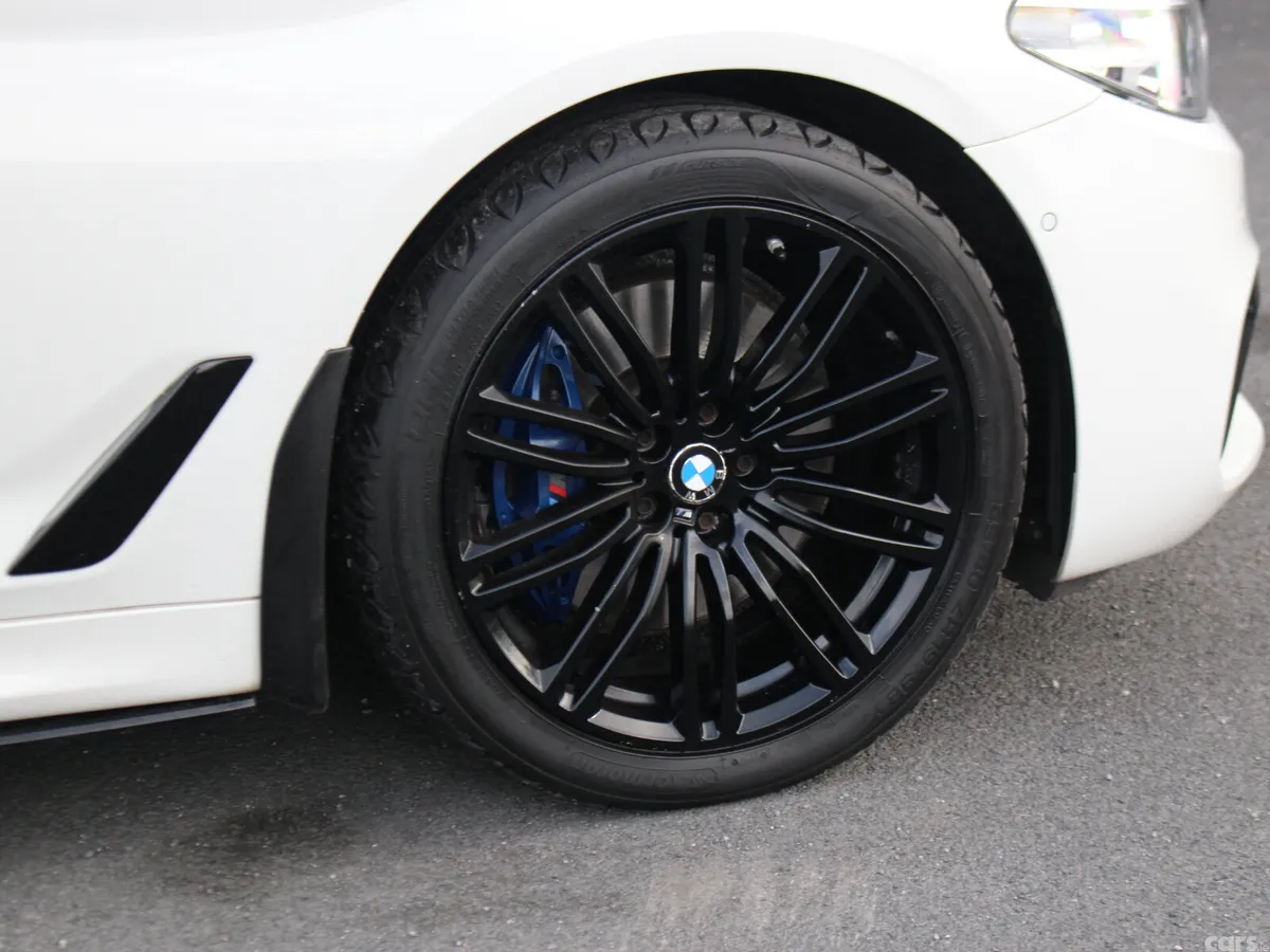 BMW 5-Series Saloon, Petrol Plug-in Hybrid, 2019, White