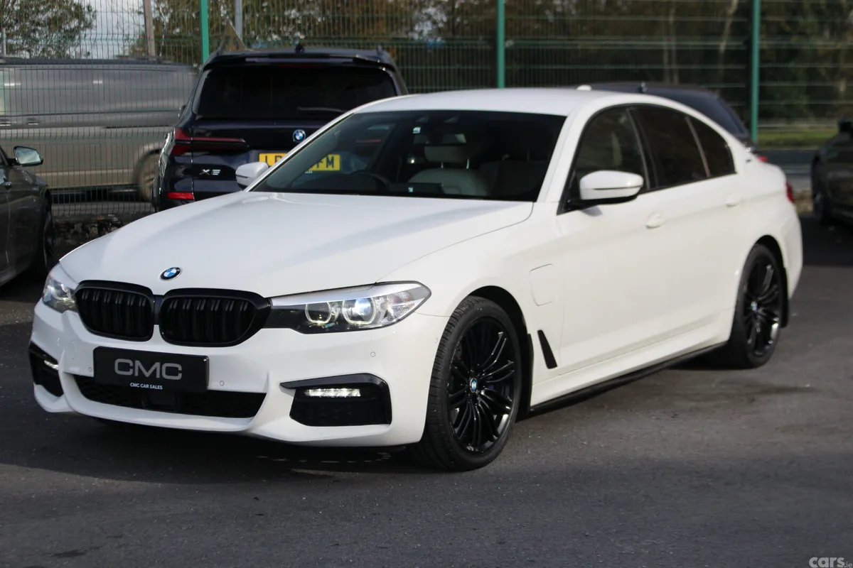 BMW 5-Series Saloon, Petrol Plug-in Hybrid, 2019, White