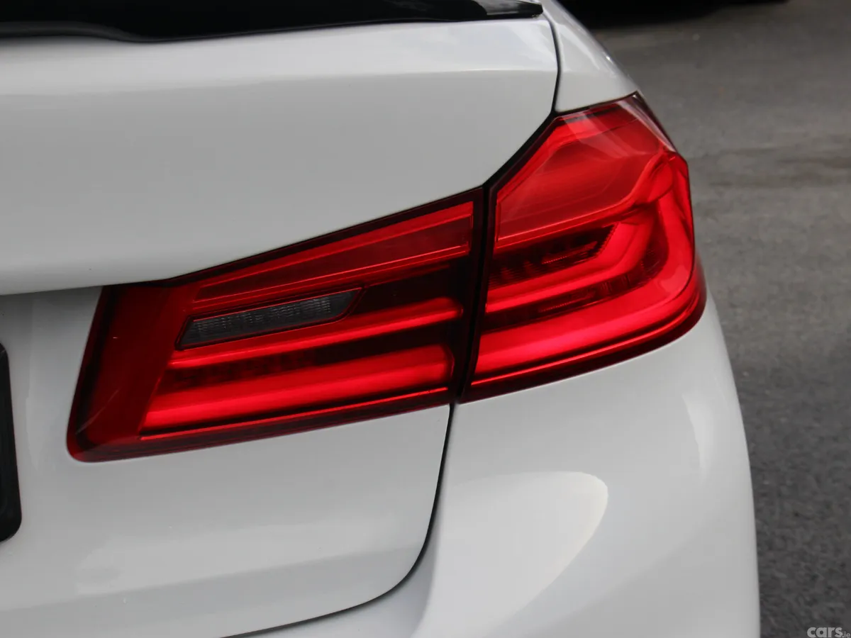 BMW 5-Series Saloon, Petrol Plug-in Hybrid, 2019, White