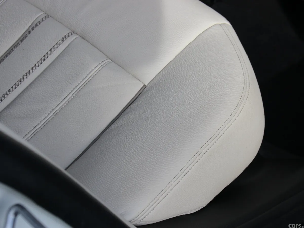 BMW 5-Series Saloon, Petrol Plug-in Hybrid, 2019, White