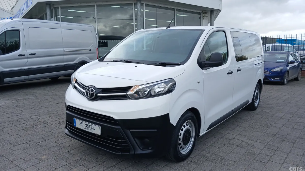Toyota Proace MPV, Diesel, 2022, White